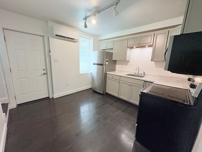 Photo - 214 W Hope Ave