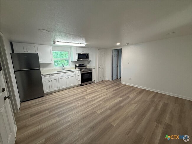 Building Photo - 1007 Hackberry St Rental