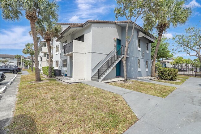 Photo - 7160 NW 179th St Unit 211