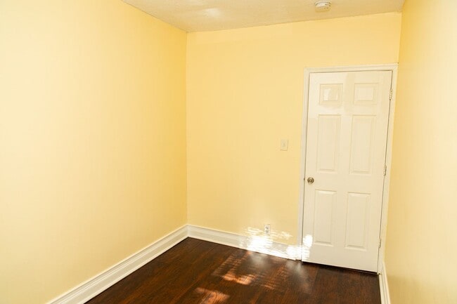 Photo - 505 Denison St