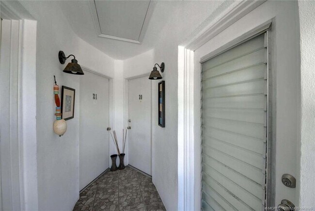 Photo - 68 Yacht Club Dr Unit 20