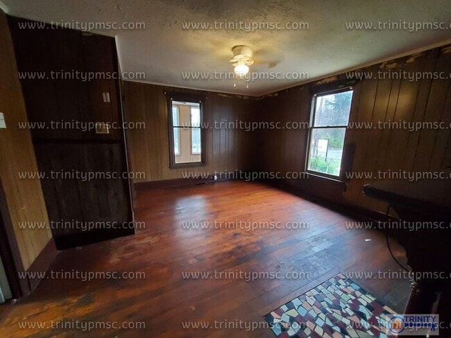 Photo - Huge 4 Bed House!