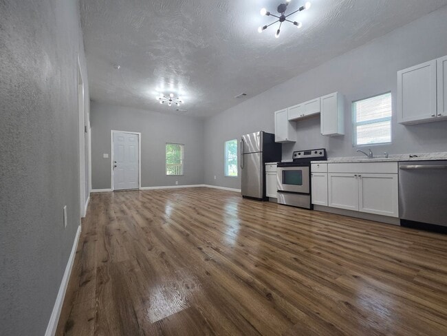 Photo - Stylish Newly Renovated 3-Bed, 2-Bath Retreat