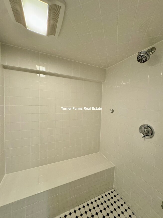 Photo - 77 Fairfax St