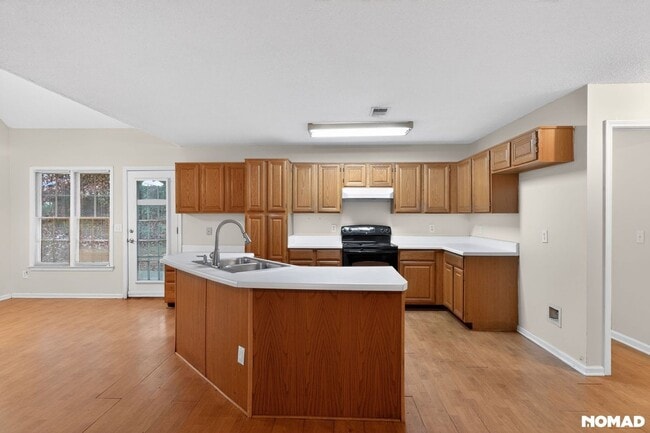 Photo - 2155 Southbrook Ridge NW