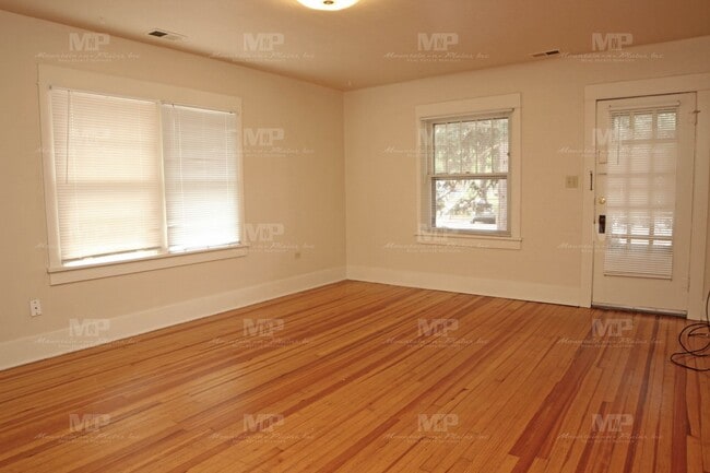 Photo - 812 W Myrtle St