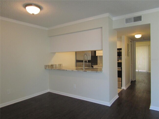 Photo - 3102 W Horatio St Unit 12