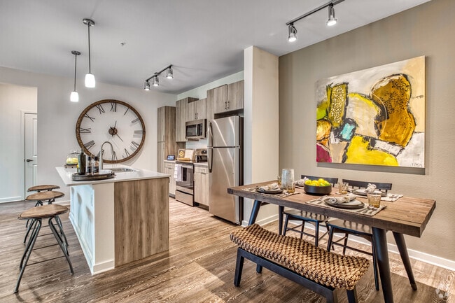 2BR, 2BA - 1115SF
