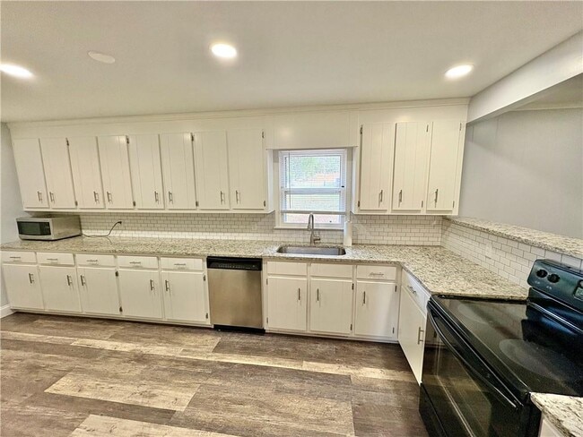 Photo - 213 Oxmoor Dr