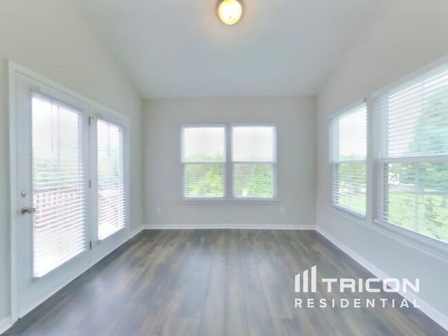 Photo - 2618 Bluffton Ln