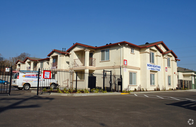 Renovated Apartments at 2727 Monte Diablo Ave - Renovated Apartments at 2727 Monte Diablo Ave