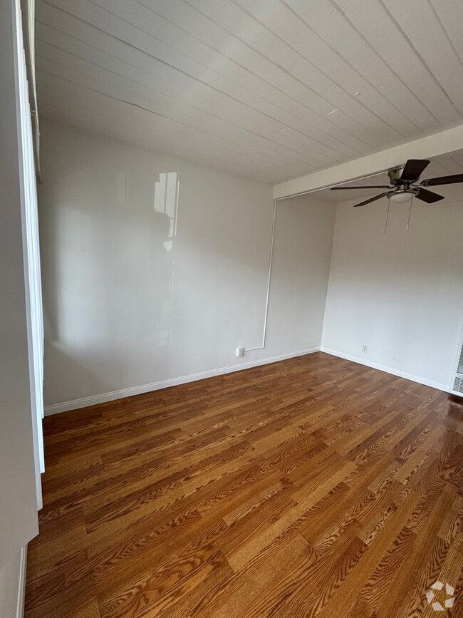 Building Photo - Comfortable 1-Bedroom in Gardena with Park... Unit F Rental