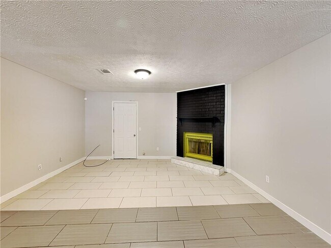 Photo - 1289 Knoll Ct NW