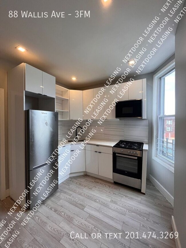 Building Photo - 88 Wallis Ave Unit 3FM