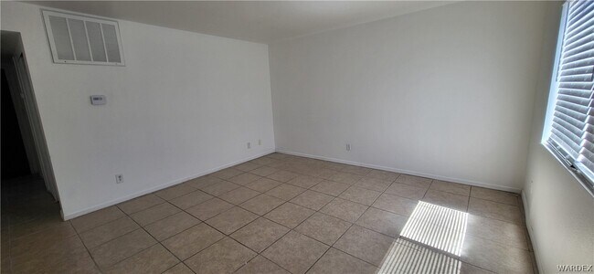 Photo - 2175 Riviera Blvd Unidad 2