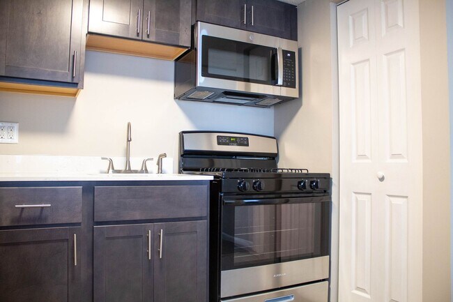 Photo - 106 E Healey