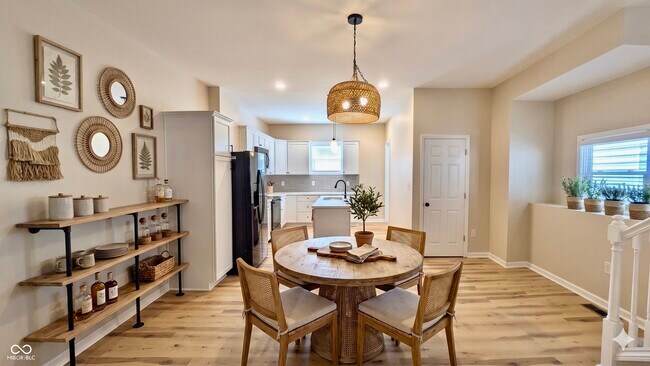 Photo - 3256 Ruckle St