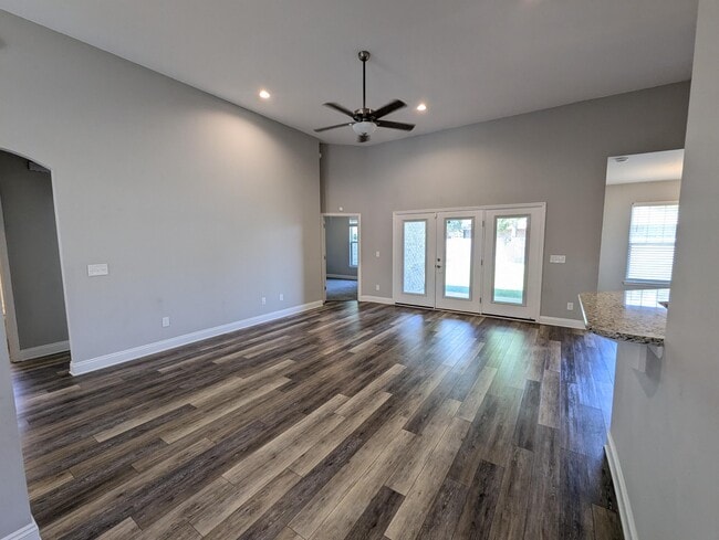 Photo - 3135 Hickory St