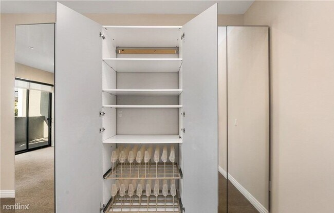 Photo - 2 br, 2 bath Condo - 230 South Jackson Str...