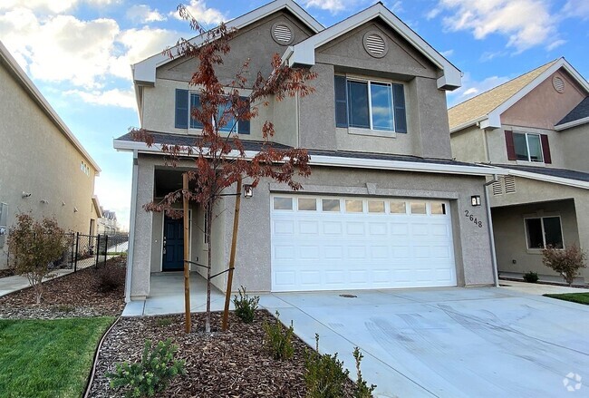 Building Photo - Lovely Home in New Community 10 min North ...