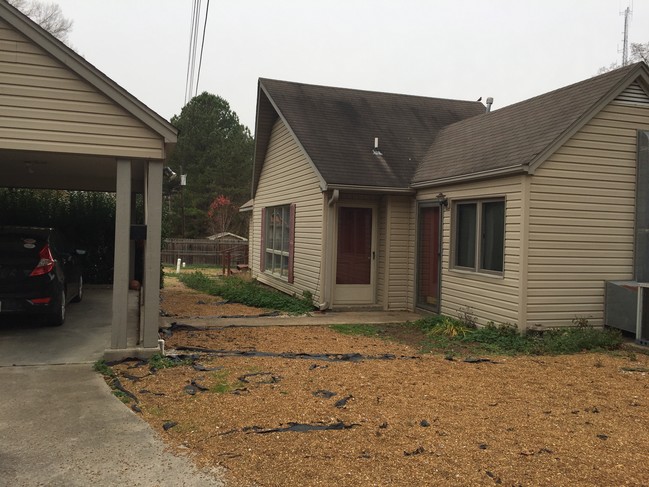 Exterior & Carport - 124 Clark St House