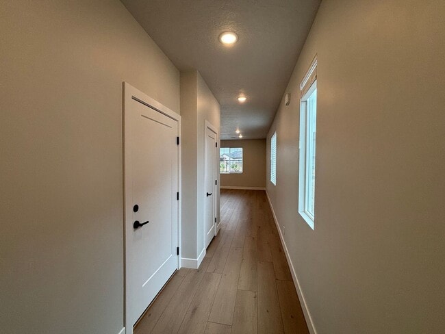 Photo - BRAND NEW END TOWNHOME FOR RENT!