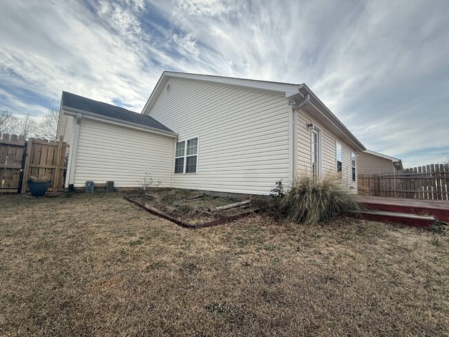 Photo - 139 Fox Haven Dr