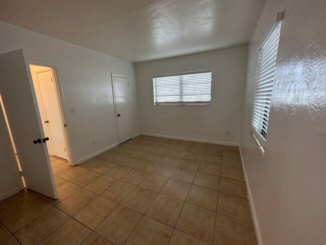 Photo - 530 N 20th Ave Unidad 1