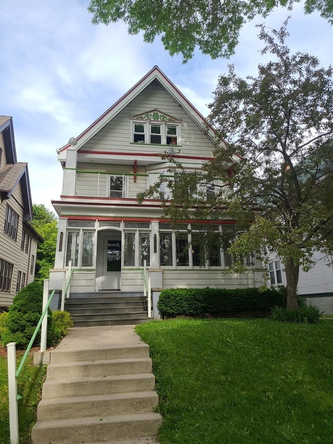 Photo - 2954 N Frederick Ave Unit #3