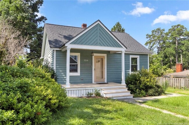 Building Photo - 2219 Westdale Dr