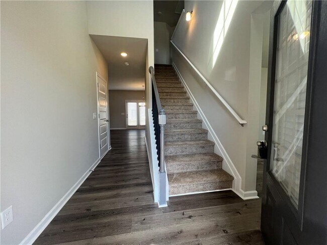 Photo - 213 Cornwell Wy