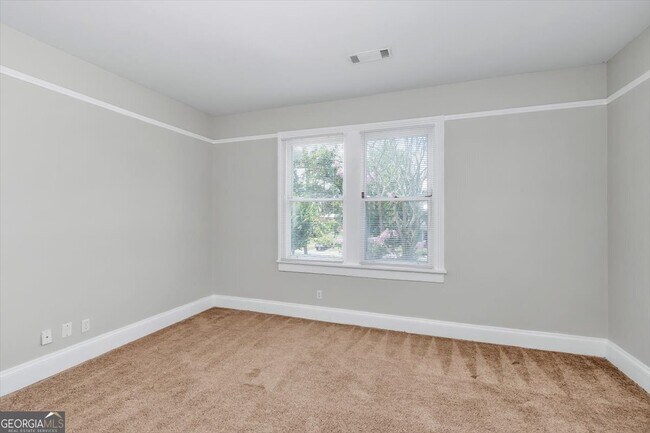 Photo - 211 Broad St