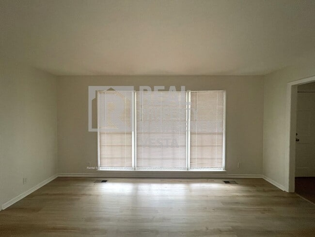 Photo - 2866 Glen Echo Dr