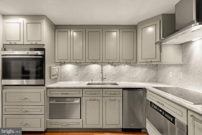 125 N Lee St Unit DH208