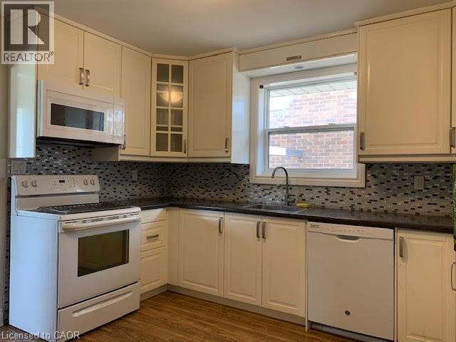 Photo - 960 Dunsmure Rd