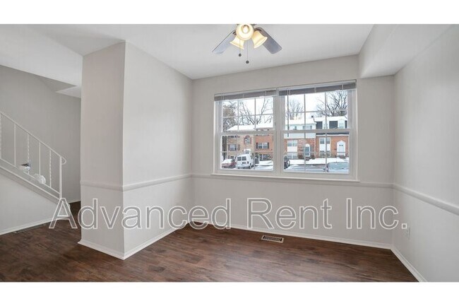 Photo - 10 Watkins Glen Ct