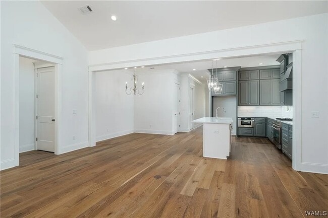 Photo - 303 Trails End Ln