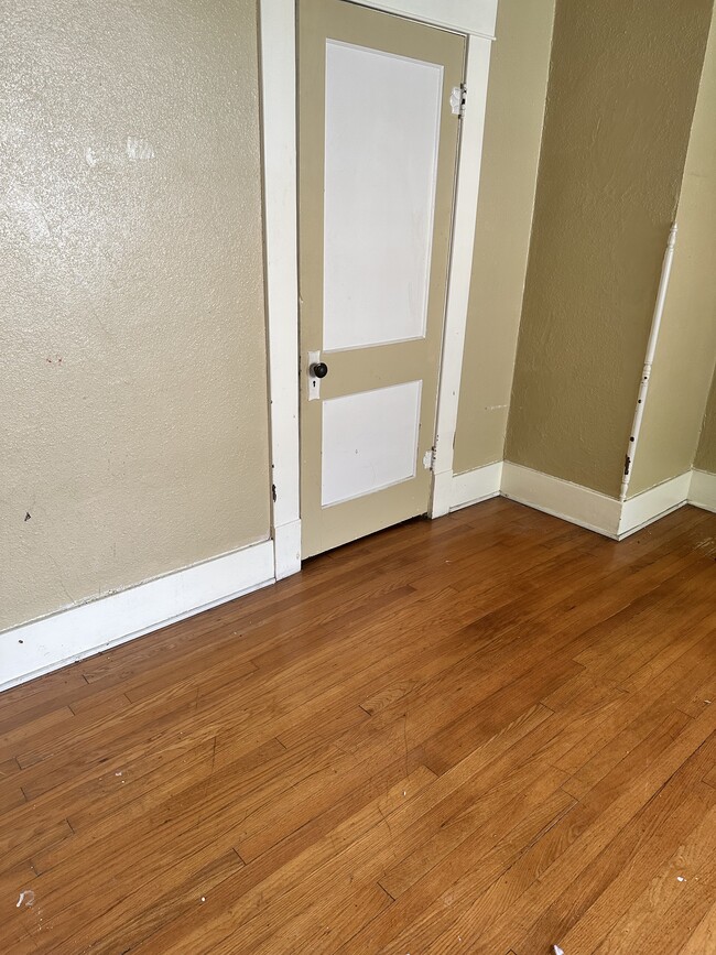 Photo - 220 S 13th St