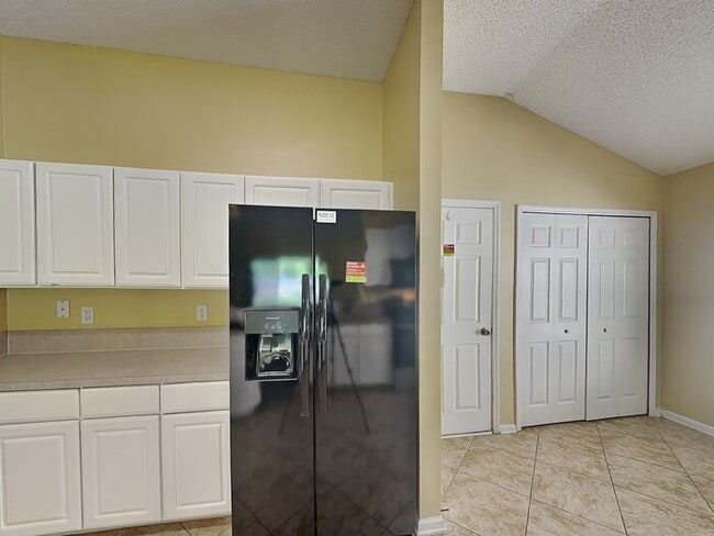 Photo - 801 MacKenzie Cir