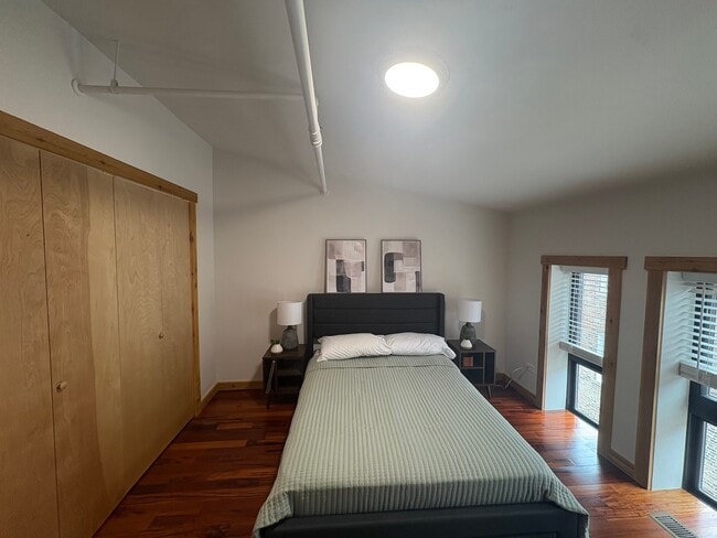 Photo - 4611 S Ellis Ave Unidad 209