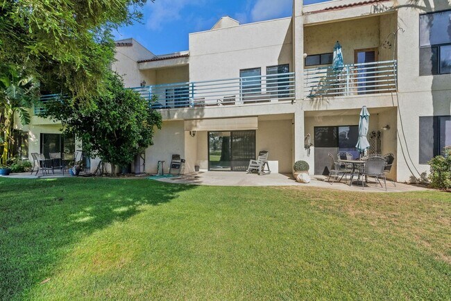 14500 Las Palmas Dr