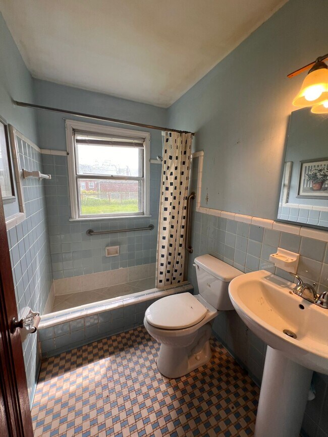 Photo - 20418 Wexford St