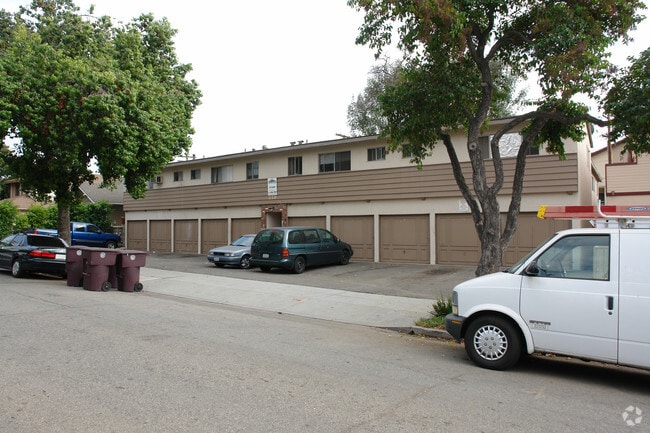 328 W Loraine St