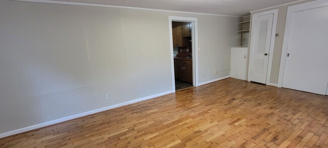 Photo - 1307 E 10th St