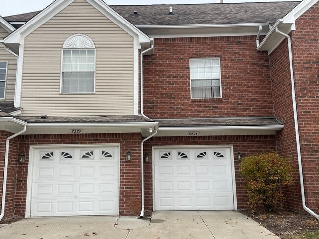 Building Photo - Shelby Twp 2-bedroom, 2-bath condo-style, ...