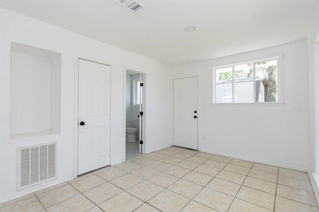 Photo - 312 N Gaillard St