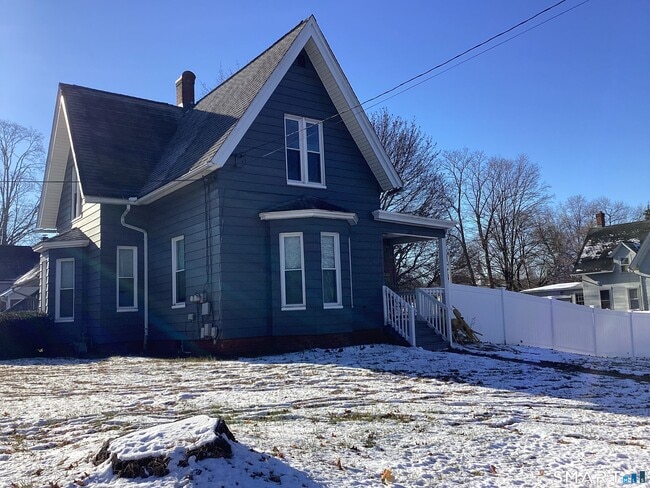 Building Photo - 68 Woodbridge St