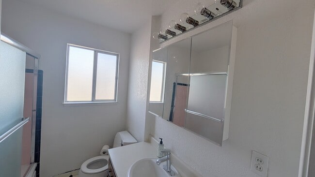 Photo - 559 Cherry Way