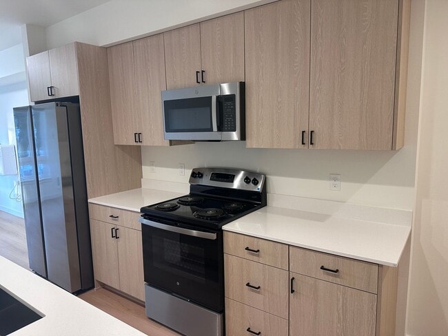 Building Photo - Live Easy Colby Heights, Brand new apartments! Unit 401