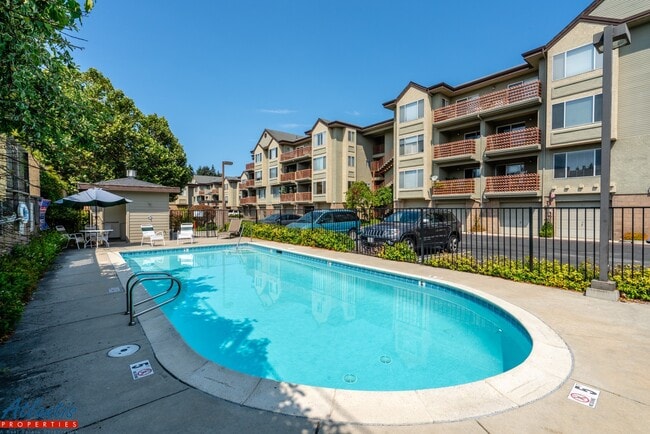Building Photo - Stunning Condo | Garage | W/D In Unit